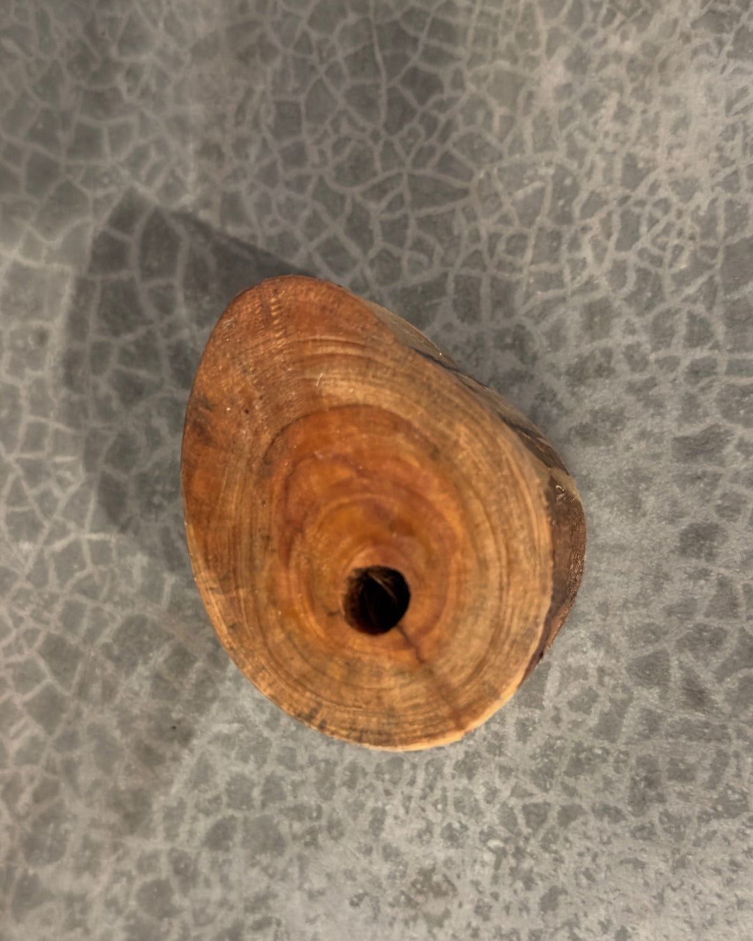 Porta lápiz artesanal de madera natural