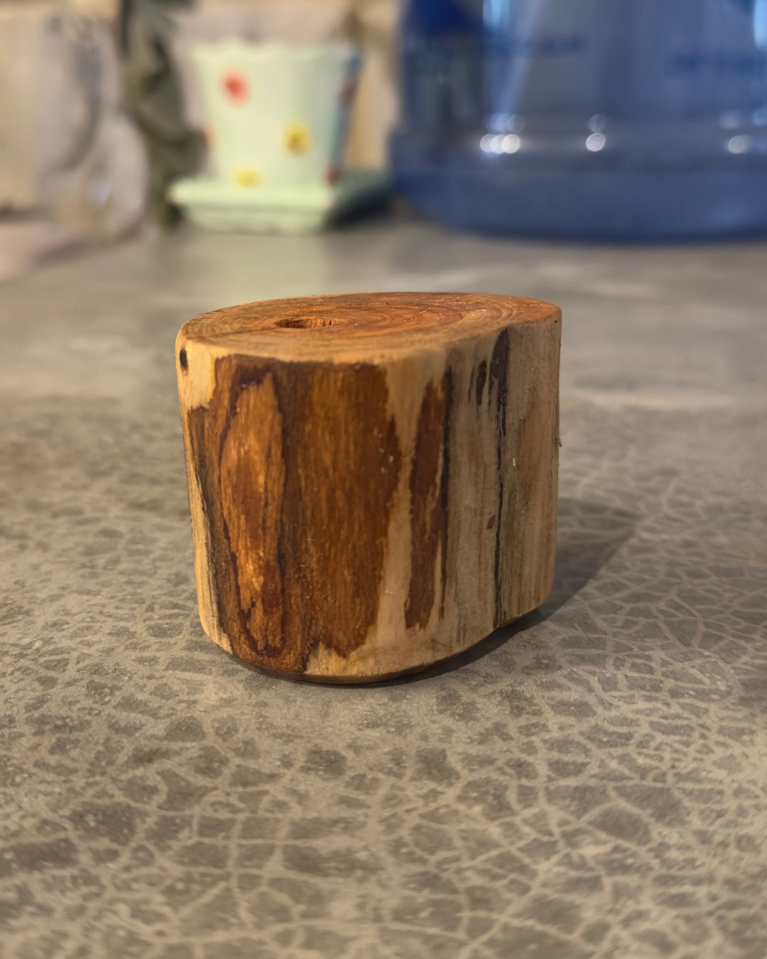 Porta lápiz artesanal de madera natural