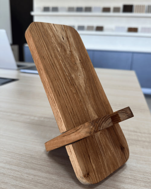 Dock - Wooden cell phone stand