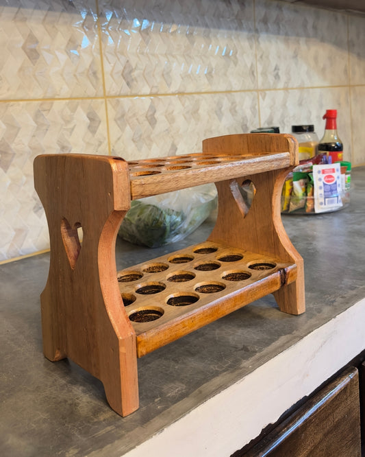 Campamento XL – Huevera artesanal de madera para exteriores