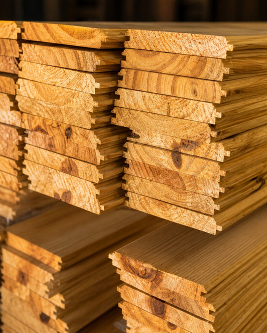 Piso machimbrado de madera natural en Panamá
