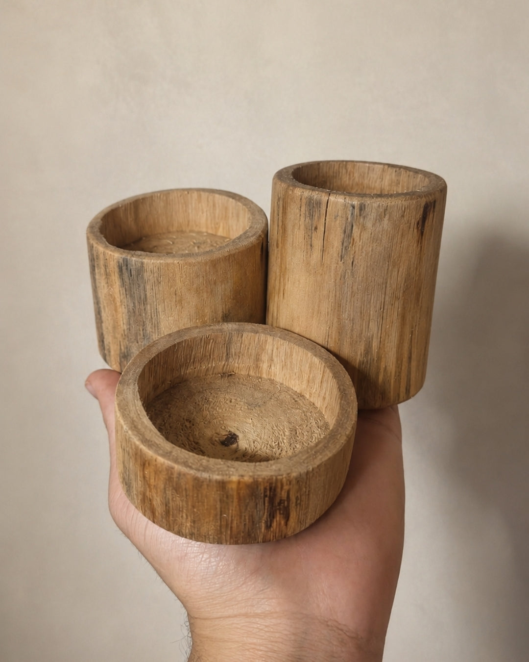 Maceteros rústicos pequeños de madera natural
