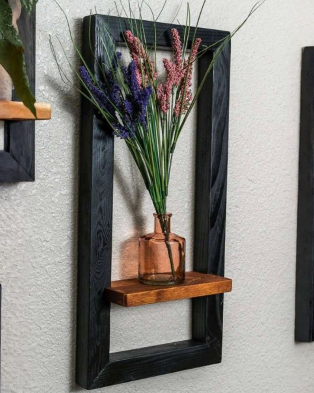 Vivo - Marco decorativo artesanal con base para planta
