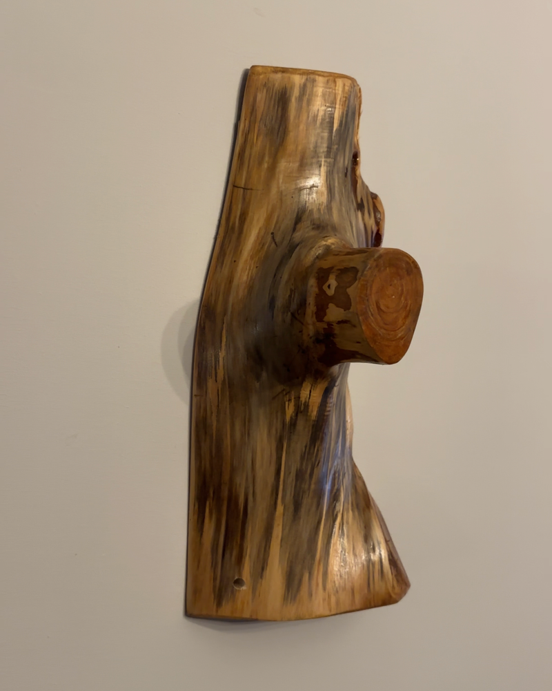 Perchero Escultural de Madera