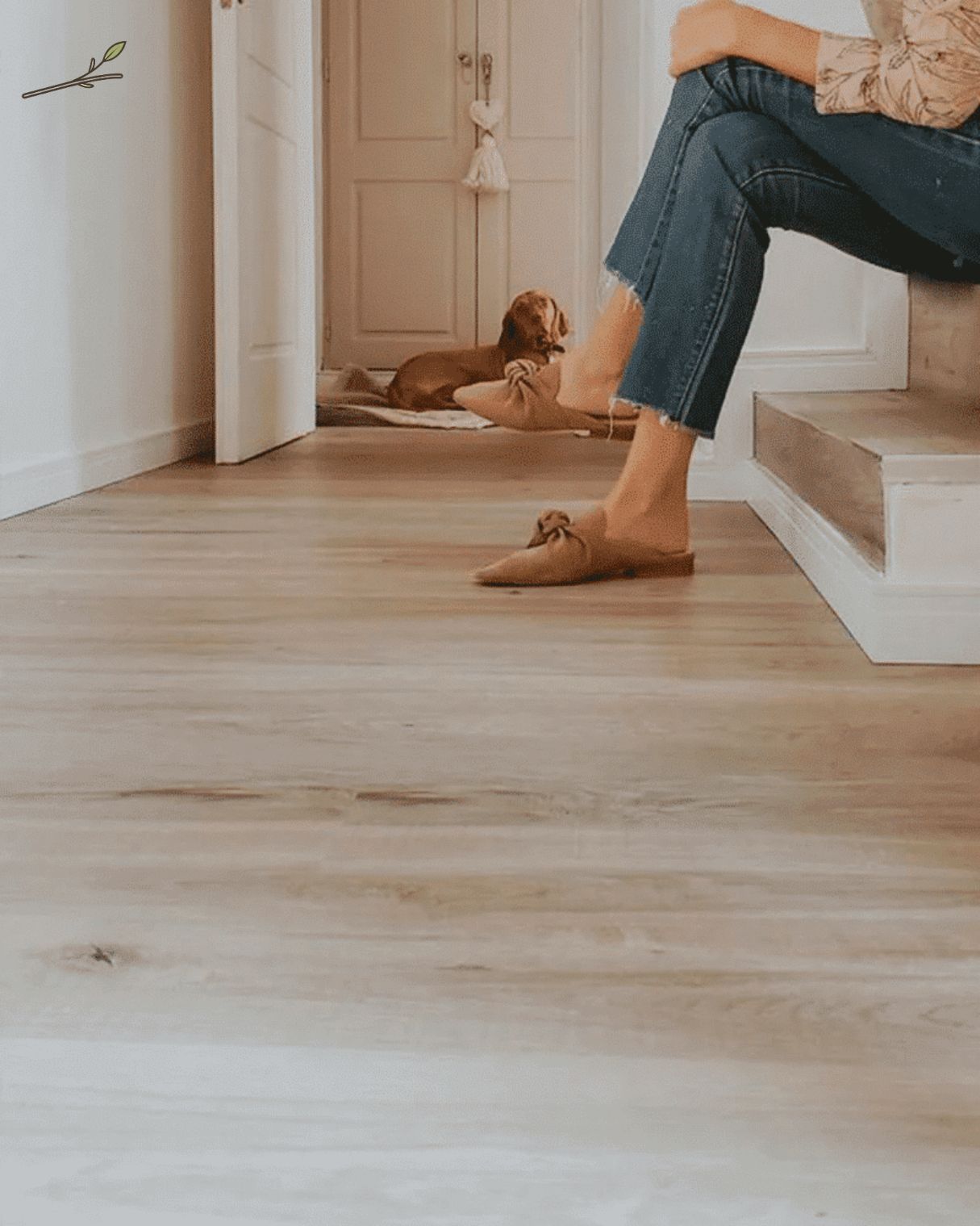 Suministro e instalación de pisos de madera con núcleo de piedra
