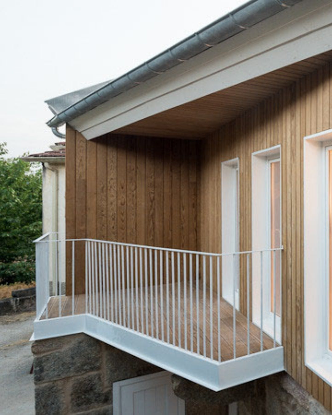 Handcrafted natural wood wall cladding