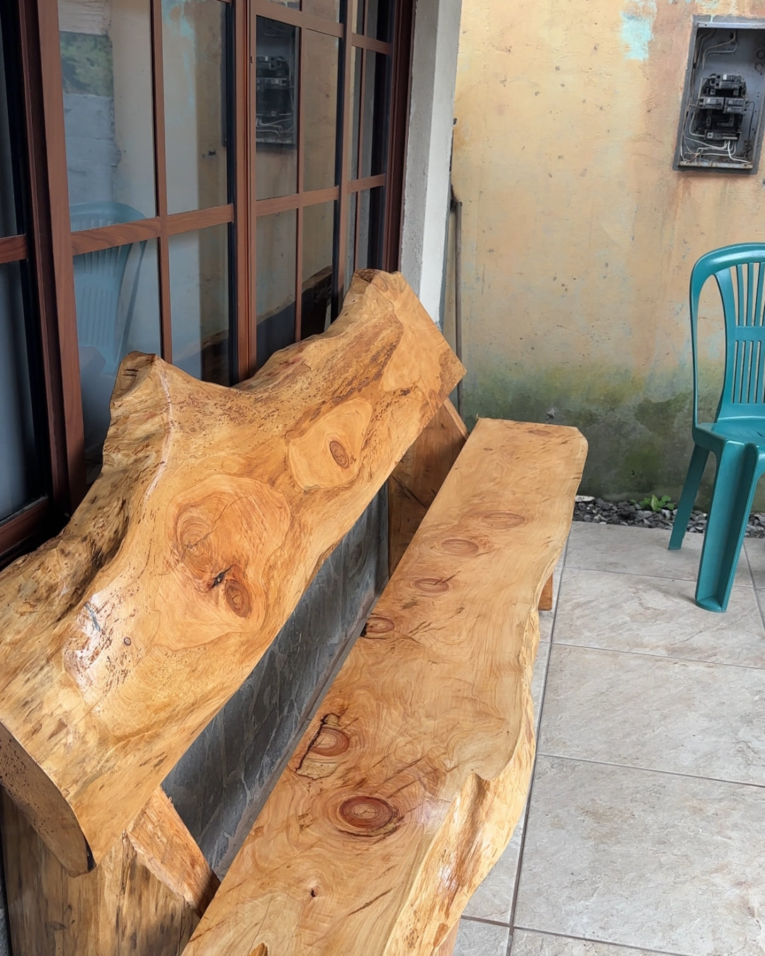 Banco Artesanal de Madera Sólida